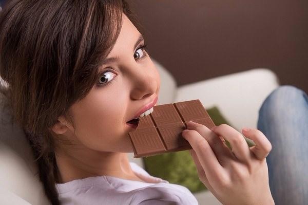 <p>Kalitesiz çikolataların besin miktarı çikolata diyetine uygun olmayacağı ve kalori miktarı daha yüksek olacağı için hedeflenen kiloları veremeyebilirsiniz.</p>
