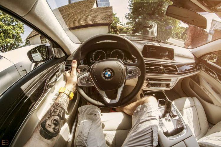 <p>BMW 750Li</p>

