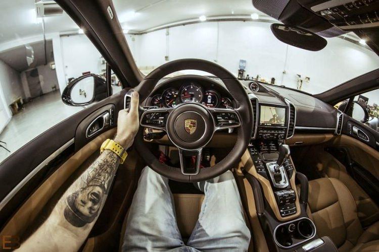 <p>Porsche Cayenne 2016</p>
