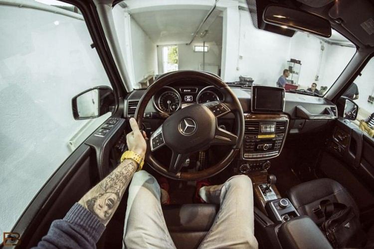 <p>Mercedes G Serisi</p>
