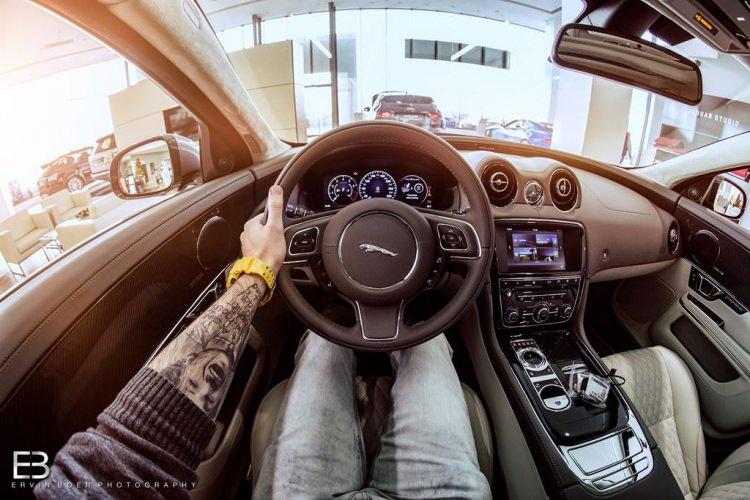 <p>2016 Jaguar XJ</p>

