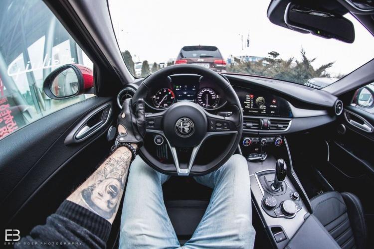 <p>Alfa Romeo Giulia Q4</p>
