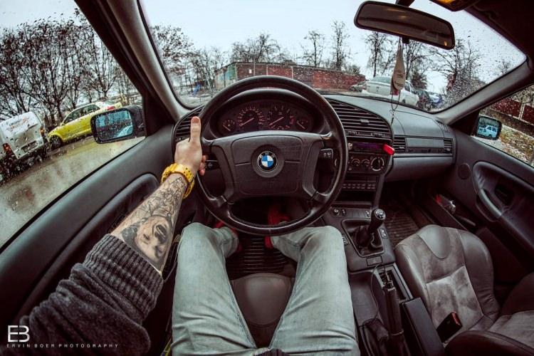 <p>BMW 328i (E36)</p>
