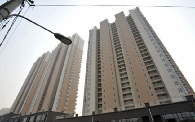 <p>Çünkü müteahhit apartmanın dış yüzeyini sanki pencere varmış gibi gösterecek şekilde boyattı.</p>