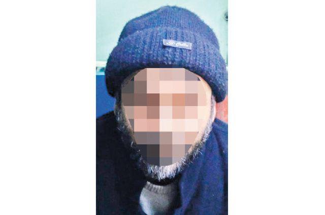 <p>‘BİZANS ALTINLARI İÇİN KAZDIK’</p>

<p>Operasyonda, Bizans dönemine ait 23 adet küp ve seramik parçalar, kazı yapılan yerin altında Bizans ve daha eski dönemlere ait olduğu belirlenen tarihi eser kalıntıları, 2 adet Bizans dönemine ait sikke, 1 adet kemer tokası ele geçirildi. Gözaltına alınan matbaacı Hakan Ö., “Bizim amacımız tarihi dokuya zarar vermek değildi. Biz burayı Bizans altınlarını bulmak için kazdık” dedi.</p>

