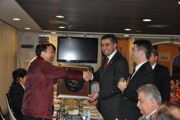Festival kapsamında Yuexiu Ticaret Odası tarafından organize edilen yemek stantları içinde Türk lokantası Bosphorus Restorant en fazla beğeniyi alan stant oldu. Meram Belediyesi Meslek Edindirme Kursu ürünlerinin sergilendiği stant da Çinlilerin ilgisine mazhar oldu. Günün akşamında ise Yuexiu Belediye Başkanı Wang Huan Qing, Başkan Kalaycı ve Türk heyet onuruna Türk lokantasında akşam yemeği verdi.