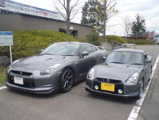 <p>Nissan GT-R</p>

<p>Nissan GT-R (solda) - NATS GTK (sağda)</p>

<p> </p>

