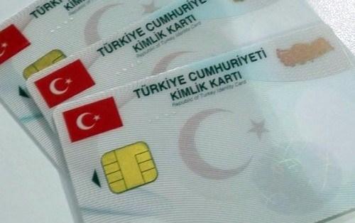 <p>ŞİFRE ZARFI</p>
<p>Kimliği aldıktan sonra verilen zarfını atmayın. Çünkü içerisinde yer alan hologram alında kişiye özel şifre yer alıyor.</p>