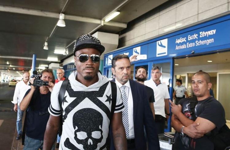 <p>Emenike - Fenerbahçe  ===> Olympiakos 2 Milyon euro</p>
