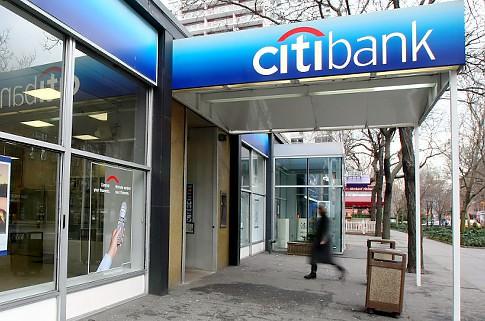 İnternete Özel Bireysel İhtiyaç Kredisi  Citibank, internete özel sunduğu bu kampanyada %1,59 aylık faiz oranı ile maksimum 48 ay vade ve kredi tutarının %3'ü kadar dosya masraflı, 20.000TL'ye kadar krediler sunuyor. 