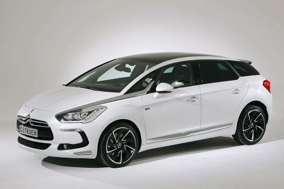 CitroenC-elysee'nin dünya ve Türkiye lansmanlı bir arada gerçekleşecek.DS5 Hybride ve DS3 Cabrio ilk defa Türk otomobil severlerin karşısına çıkacak.