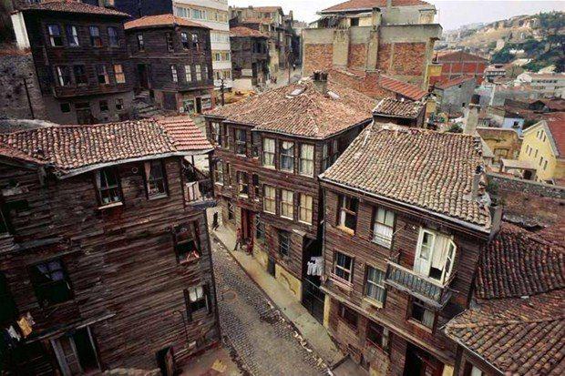 <p>Ortaköy (1976, Ara Güler) </p>

<ul>
</ul>
