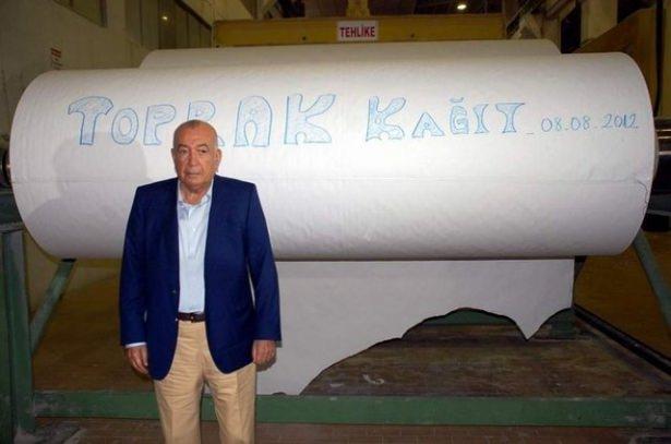 <p>İş hayatına Adana'da başlayan Halis Toprak; İstanbul’da Toprak İnşaat firmasınını 1977 yılında kurdu. </p>
<p> </p>