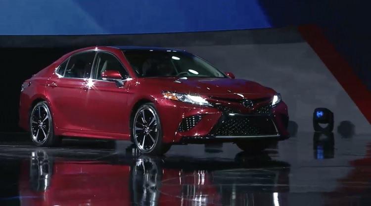 <p>Toyota Camry</p>
<p>Ona Corolla'nın Amerikalı akrabası da diyabilirsiniz.</p>