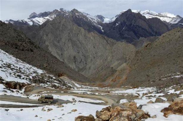 <p><span style="color:#A9A9A9">Birliği ve mevziyi görebilmenin aileden sadece kendisine nasip olduğunu dile getiren Gürdal, şöyle devam etti:</span></p>