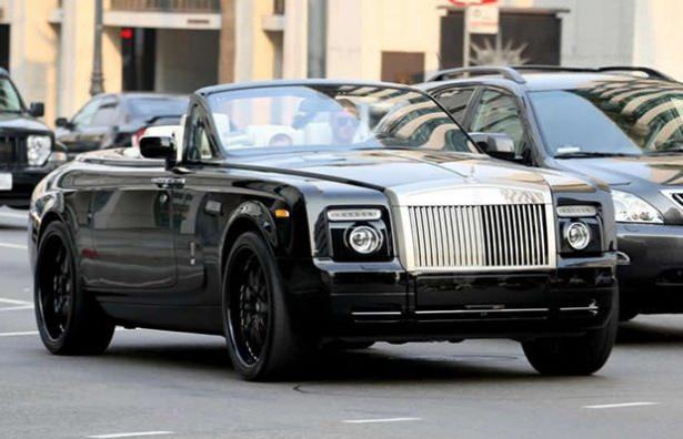 <p><span style="color:rgb(253, 253, 253)">David Beckham</span><br />
<span style="color:rgb(253, 253, 253)">Rolls-Royce Phantom Drophead Coupe</span></p>