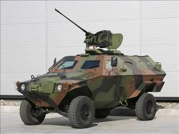Cobra, ilk kez Güney Osetya Savaşında muhabere alanında kullanıldı. Cobra, halihazırda Azerbaycan, Cezayir, Bahreyn, Bangladeş, Gürcistan, Malezya, Maldivler, Nijerya, Slovenya, Pakistan, Peru, Türkiye ve Birleşik Arap Emirlikleri'nde kullanılıyor veya bu ülkelerde sipariş alındı.