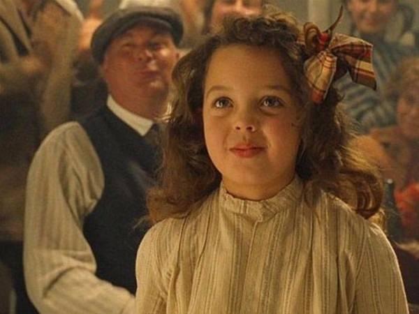 <p>Onu herkes Titanic filminde, Leonardo DiCaprio ile dans ettiği sahneden hatılıyor.</p>
