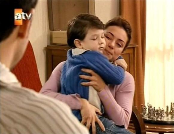 <p>Unutulmayan çocuk yıldızlardan biri de Aliye dizisinin Arda'sı Ayberk Koçar. </p>