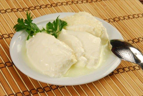 <p><strong>5- </strong>Yoğurt + maydanoz </p>
