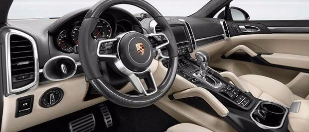 <p>Porsche Cayenne Turbo S</p>
