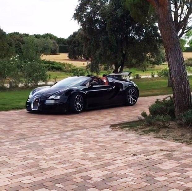 <p>Bugatti Veyron - 1.5 milyon dolar</p>