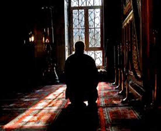 <p>Yalnız Cuma günü oruç tutmayın! Bir gün öncesi veya bir gün sonrası ile tutun.</p>