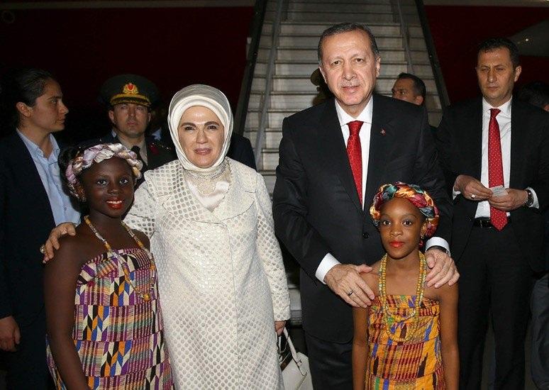 <p>Cumhurbaşkanı Recep Tayyip Erdoğan, Batı Afrika turunun ikinci durağı olan Gana’ya 1 Mart 2016 tarihinde resmî bir ziyaret gerçekleştirdi.</p>
<p> </p>