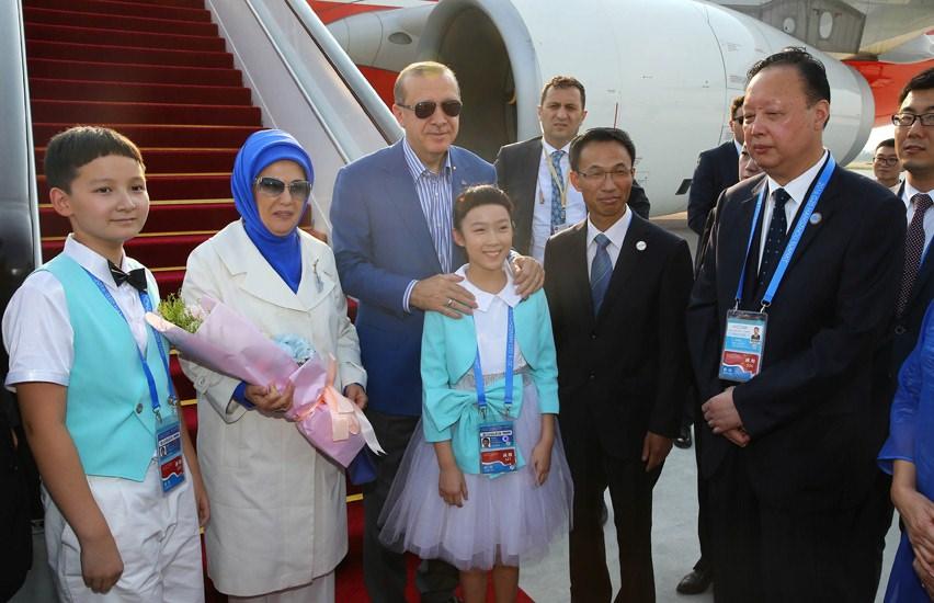 <p>Cumhurbaşkanı Erdoğan, 3 Eylül 2016 Cumartesi günü Çin'in Hangcou kentinde Çin Halk Cumhuriyeti Cumhurbaşkanı Şi Cinping ile bir araya geldi. </p>
<p> </p>