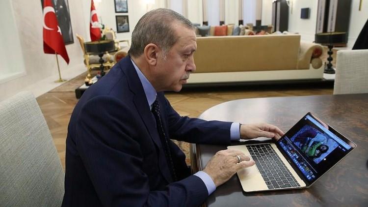 <p><strong>Cumhurbaşkanı Recep Tayyip Erdoğan</strong>, AA'nın <strong>"Yılın Fotoğrafları" </strong>oylamasına katıldı.</p>
