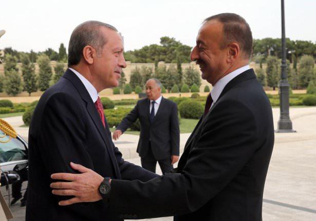 <p>Cumhurbaşkanı Erdoğan, mevkidaşı İlham Aliyev tarafından resmi törenle karşılandı.</p>

<p> </p>
