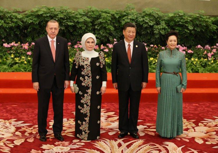 <p>Liderler daha sonra forum kapsamında yapılacak Üst Düzeyli Diyalog Toplantısı'na iştirak etti.</p>
<p> </p>