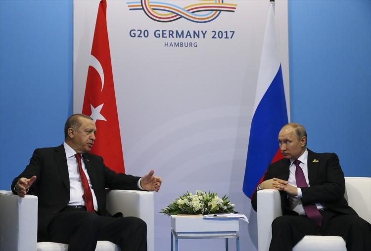 <div><strong>"ŞU ANA KADAR KOYDUĞUNUZ İRADEYE ŞAHSIM VE MİLLETİM ADINA TEŞEKKÜR EDİYORUM"</strong></div>
<div> </div>
<div>Erdoğan, gerek ekonomik ilişkiler gerek turizm gerek savunma sanayisine yönelik bu gelişmelerin, Türkiye-Rusya ilişkilerini çok daha güçlü bir konuma getireceğine inandığını vurguladı.</div>