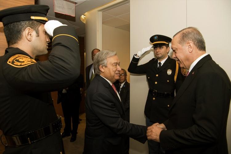 <p>Cumhurbaşkanı Recep Tayyip Erdoğan, ABD'nin New York kentinde BM Genel Sekreteri Antonio Guterres'i kabul etti.</p>

<p> </p>
