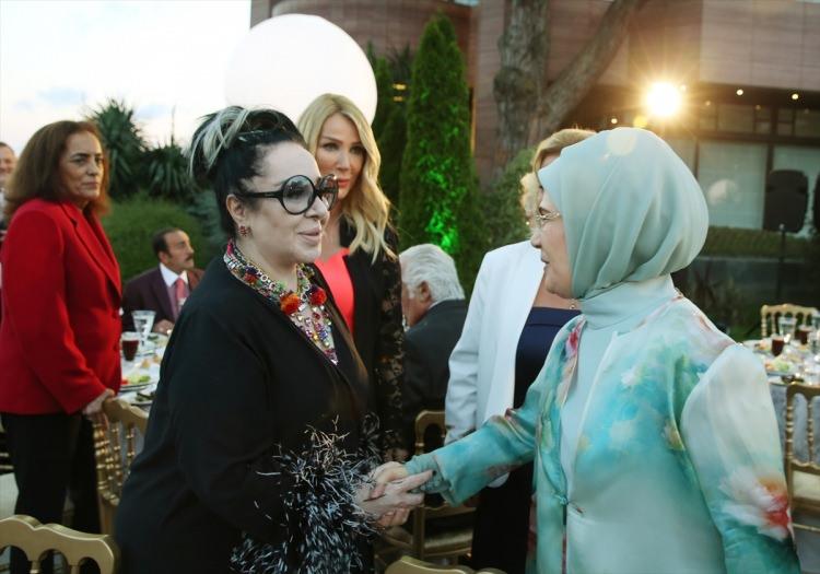 <p>Nur Yerlitaş</p>
