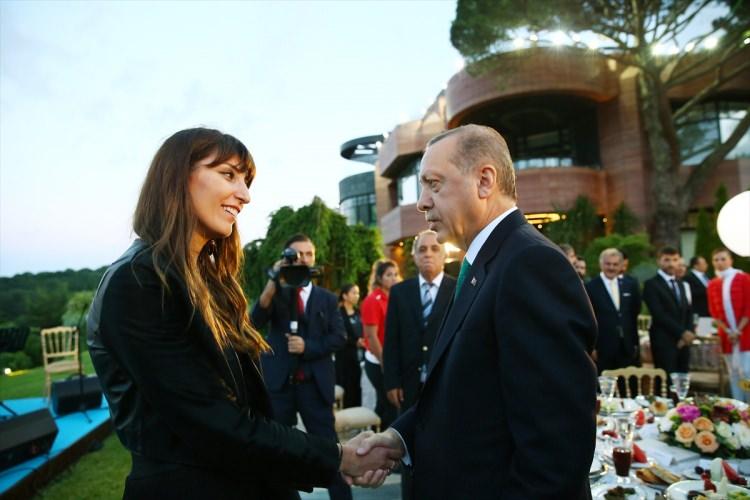 <p>Milli voleybolcu Neslihan Demir</p>
