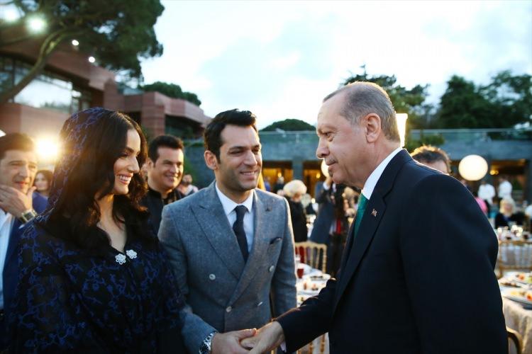 <p>Murat Yıldırım ve eşi</p>

