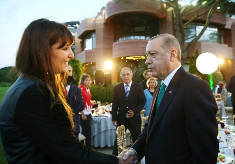 <p>Milli voleybolcu Neslihan Demir</p>