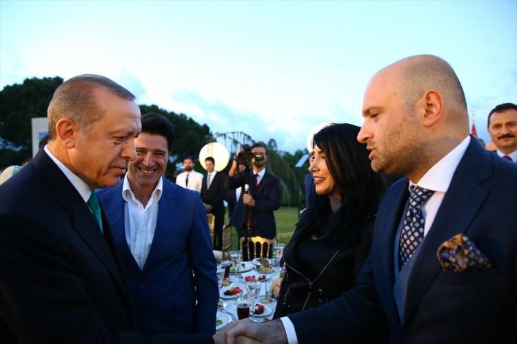 <p>Hande Yener- Hakan Ural</p>
