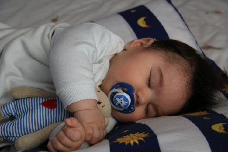 <p>Uykuya daldığında odanın zifiri karanlık olması önemli.</p>