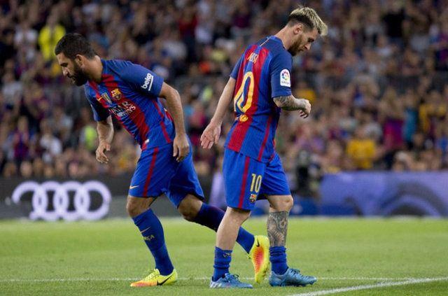 <p>Barcelona'nın dünyaca ünlü Arjantinli yıldızı Lionel Messi çarpıcı açıklamalarda bulundu. Messi'nin Arda Turan sözleri...</p>
