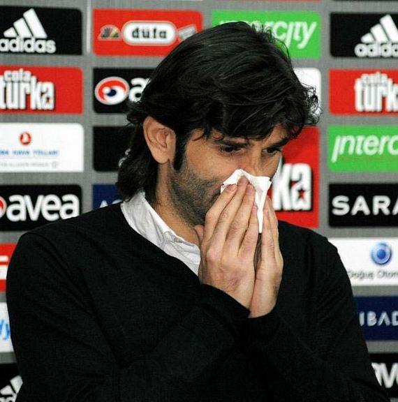 <p><strong>İbrahim Üzülmez</strong></p>

<p> </p>

<p> </p>

<p>Uzun yıllar siyah beyazlı formayı giyen ve Beşiktaş'ta kaptanlık görevini de üstlenen İbrahim Üzülmez'in, Önder Özen'in ardından sportif direktörlük görevi için adı geçen isimlerin başında geliyor.</p>

<p> </p>

<p> </p>
