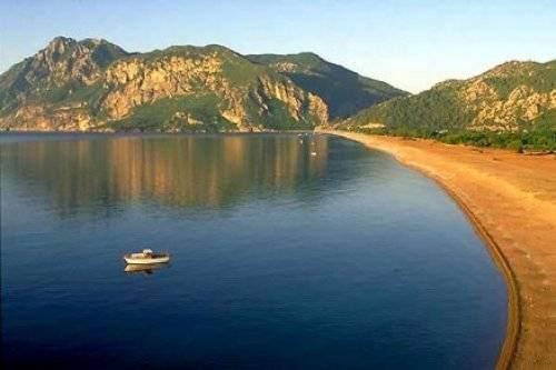 <p>Tarih ve gizemi birlikte gorun Likya, Roma ve Bizans uygarlıklarından kalan tarihi yapıları olan Olimpos'ta hem doğal hem gizemli bir tatil geçirebilirsiniz. Cirali'da 3 bin yıldır yanan ateşi görebilir, dünyanin en güzel kumsallarından birinde denize girebilirsiniz.</p>