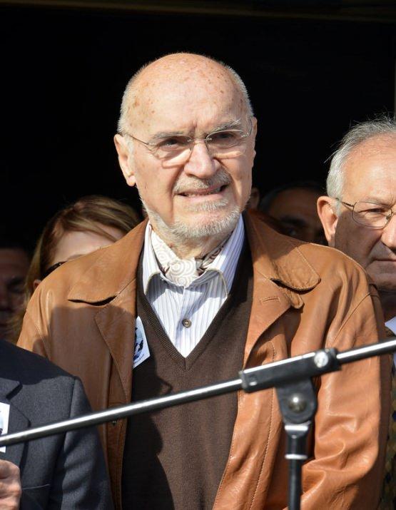 <p>Galatasaray-Fenerbahçe maçlarında, kehanet bile yapılmaz. İki takımın savunması da o kadar çok hata yapıyor ki... Hangisi bunu kullanır, hakem yorumlarını nasıl yapar; göreceğiz. Bir hakem hatası, bir savunma hatası; her şeyi değiştirir.</p>