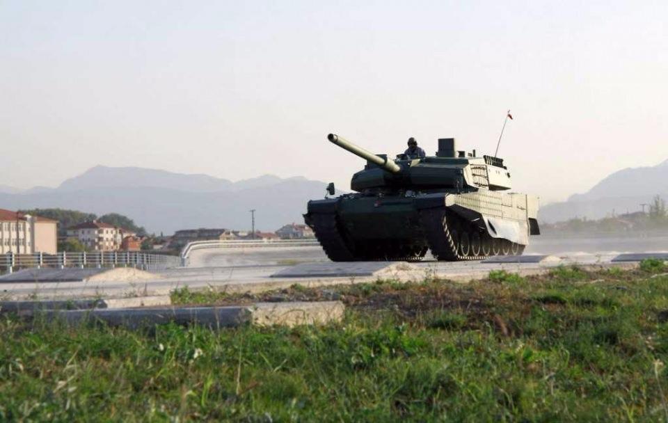 <p>Altay'ın, yeni nesil tanklar arasında en gelişmiş ana muharebe tanklarından biri olması bekleniyor.</p>
<p> </p>