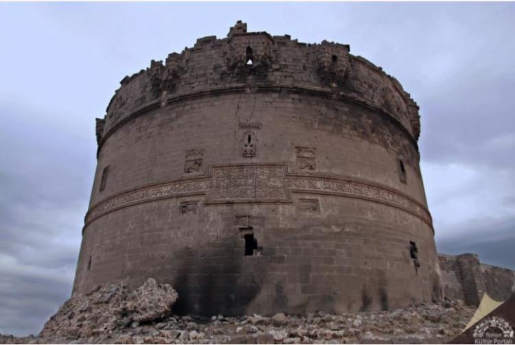 <p>Diyarbakır<br />
<br />
Nüfusu: 1 673 119  <br />
Toplam otomobil sayısı: 50 485<br />
​Kaç kişiye bir otomobil düşüyor: 33,1</p>
