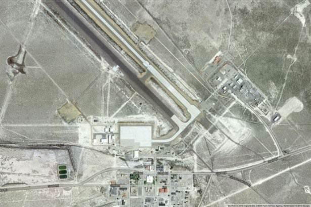 <p><strong>MICHAEL ASKERİ HAVAÜSSÜ, ABD</strong></p>

<p>Google'ın yer haritasında ulaşamadığı noktalardan biri de, ABD'nin Utah eyaletinde bulunan Michael Askeri Havaüssü. ABD'nin günümüzde insansız hava araçlarını geliştirdiği ve test ettiği havaüssü çok sıkı bir şekilde korunuyor.</p>
