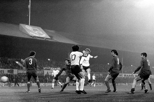 <p><strong>17. Real Madrid - Derby County (1975-76)</strong></p>

<p> </p>

<p>Son 16 turunda Real Madrid 4-1'lik yenilginin ardından rövanşı 5-1 kazandı ve çeyrek finale yükseldi. Üstelik 49. dakikaya kadar skor sadece 1-0'dı.</p>
