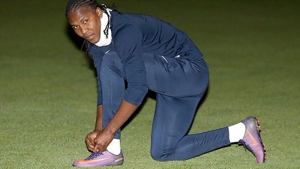 <p><strong>GİDENLER</strong><br />
<br />
Hugo Rodallega (Trabzonspor) 1,6 milyon Euro bonservis +Mustafa Yumlu<br />
Landry N’Guemo (Kayserispor) - Bonservissiz - Orta Saha<br />
Douglao (Kayserispor) - Bonservissiz - Stoper<br />
Sami (Porto) - Kiralıktı, geri döndü - Sol Kanat<br />
Abdulkadir Özdemir (Boluspor) - Kiralık - Orta Saha</p>
