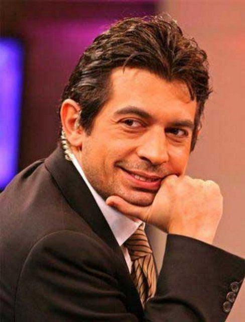 <p>Okan Bayülgen</p>
